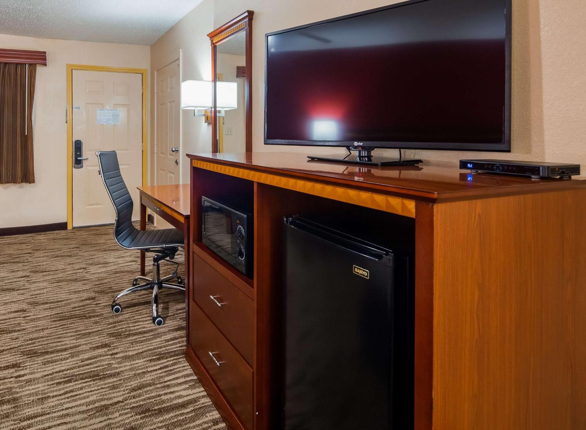 Best Western Executive Inn Marshall Buitenkant foto